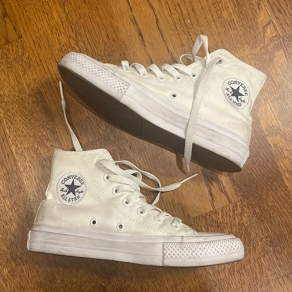 Rare Chuck Taylor All Star Canvas High Tops - Picture 2 of 5